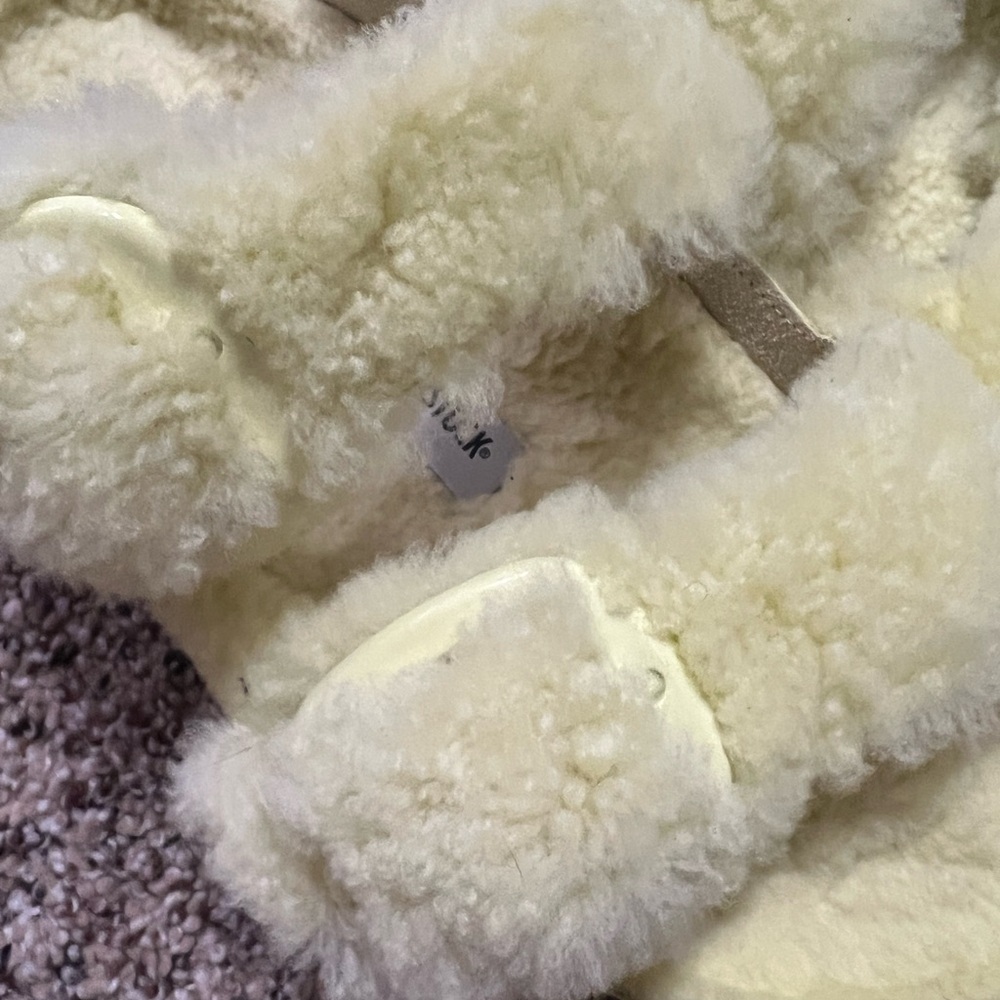 Birkenstock Arizona Big Buckle Teddy Sandals 
New without tags - Picture 5 of 7